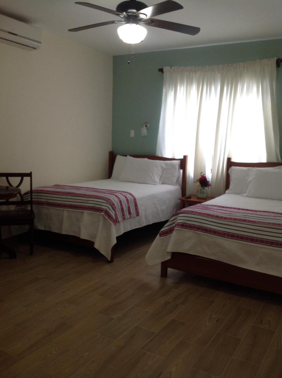 Jan'S Hotel Caye Caulker Zewnętrze zdjęcie